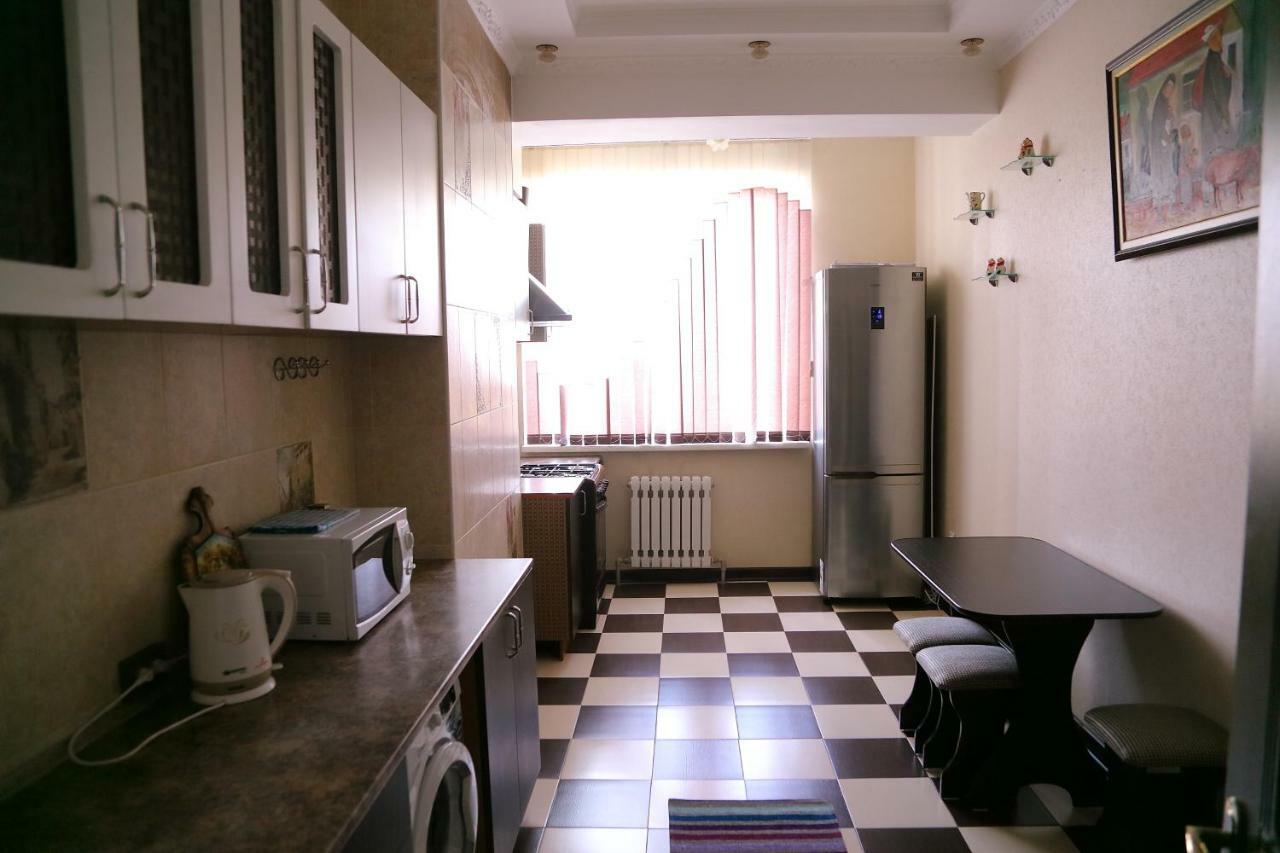 Comfort Apartment Bishkek Bagian luar foto