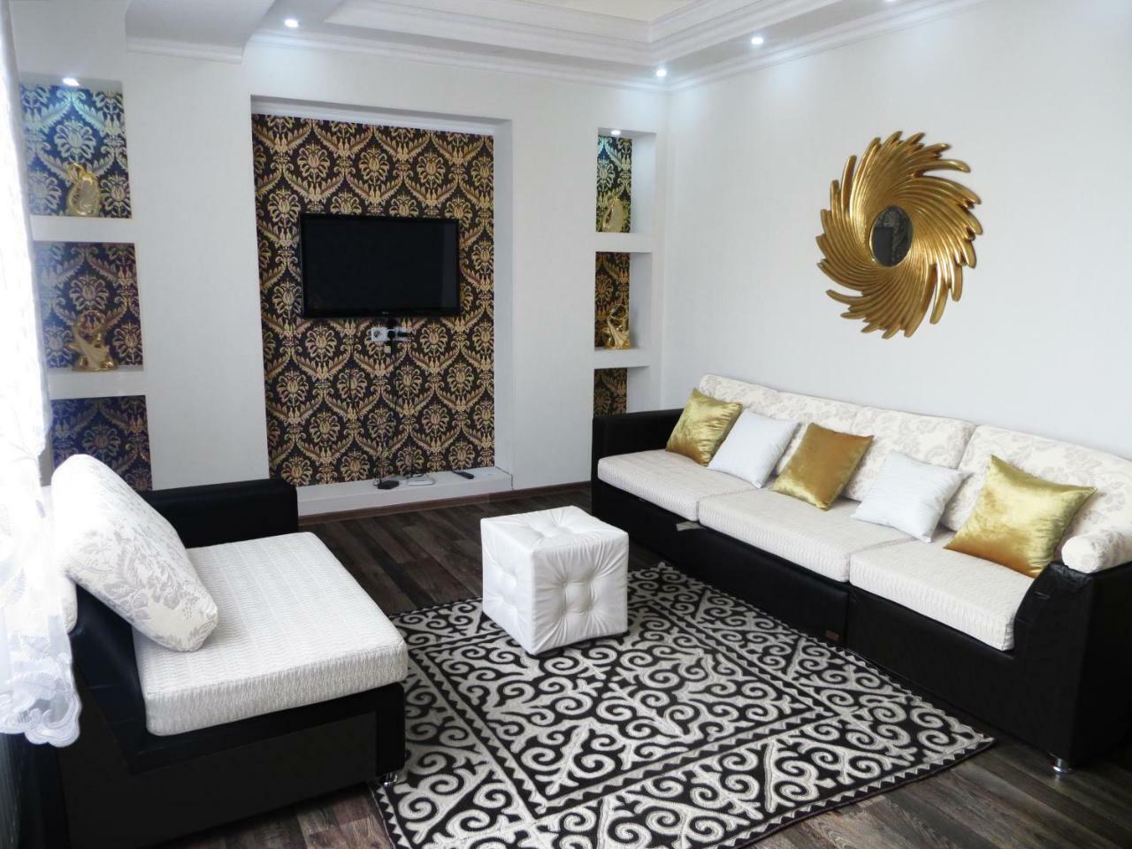 Comfort Apartment Bishkek Bagian luar foto